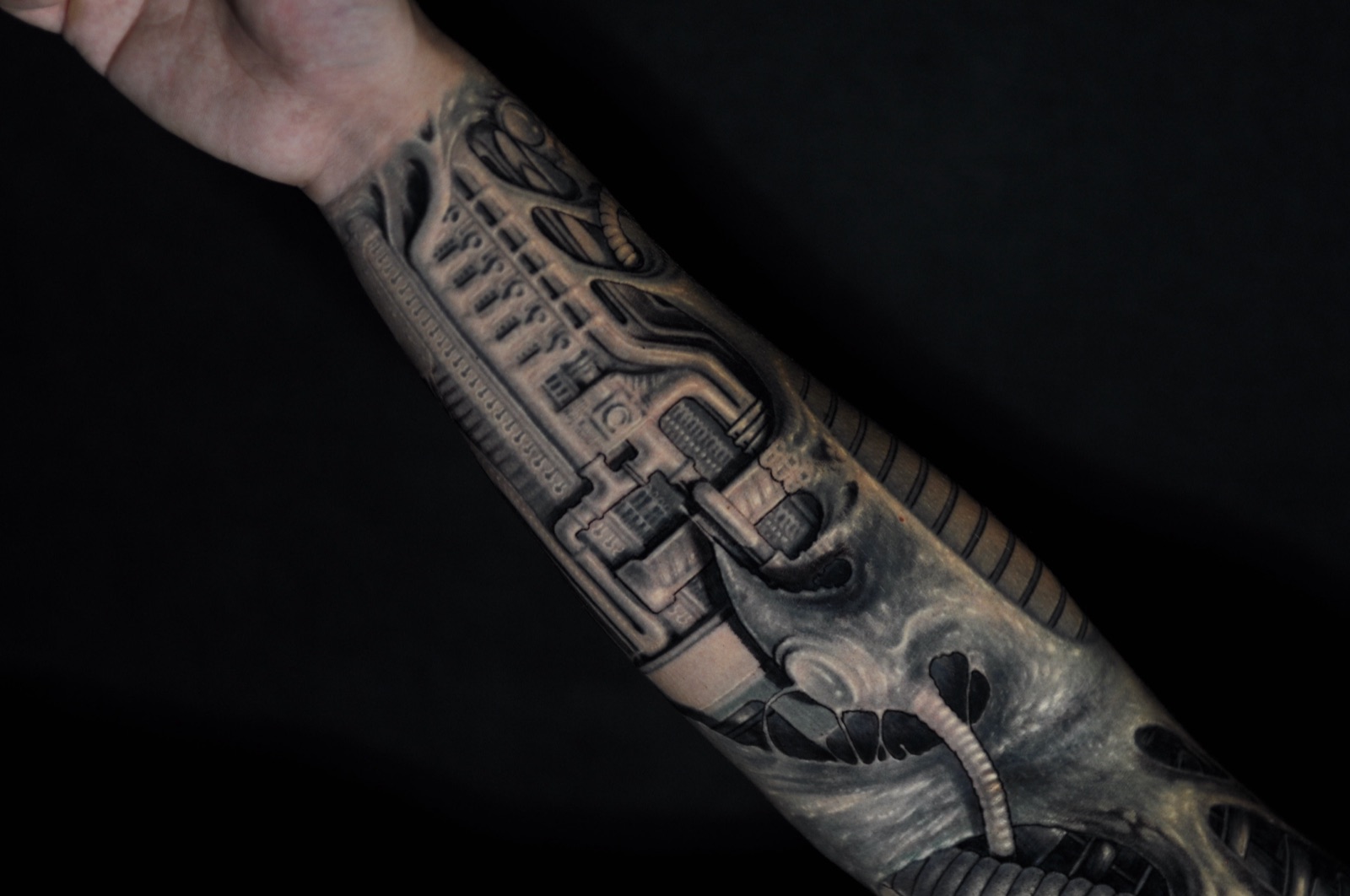 Dynamic anatomy tattoo